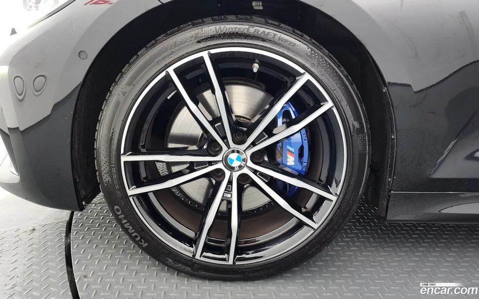 BMW 3 Series 320i M 2022 — миниатюра 2