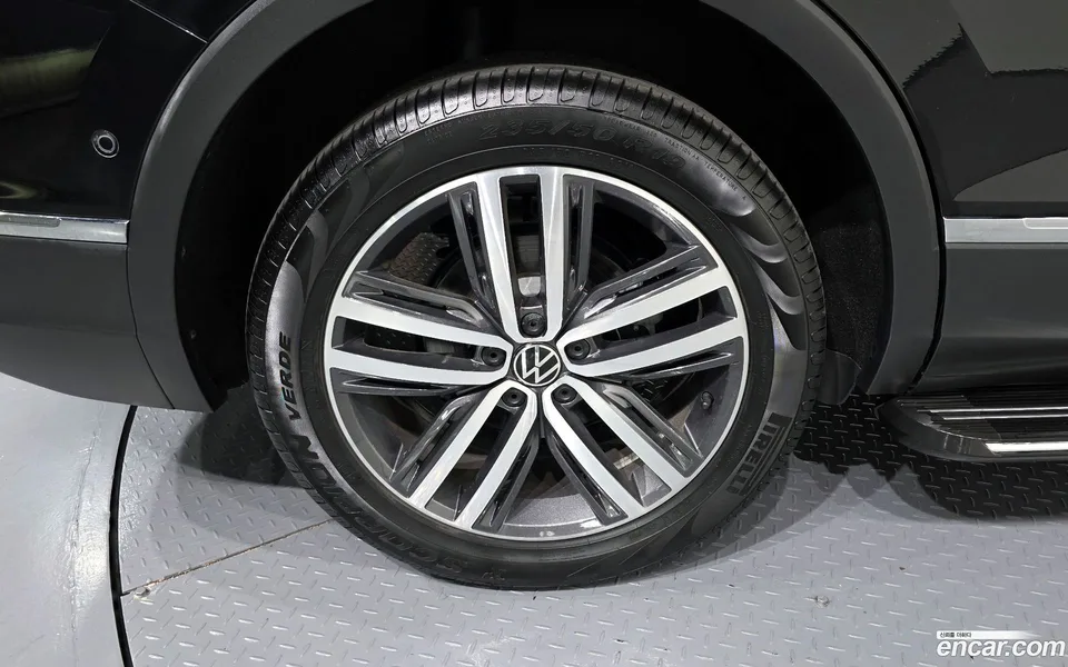 Volkswagen Tiguan Allspace 2.0 TSI 2022 — миниатюра 2