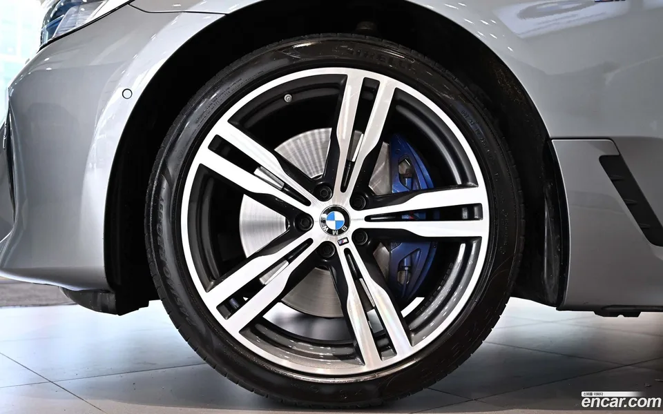 BMW 6 Series GT 630i xDrive M 2023 — миниатюра 2