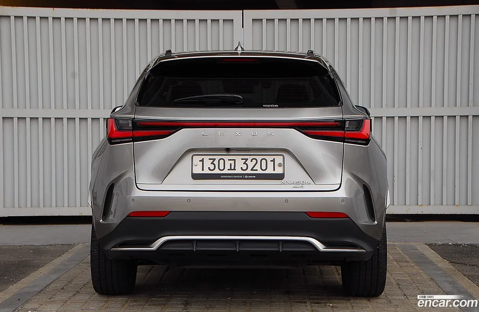 Lexus NX 450h+ F-Sport 2023 — миниатюра 3