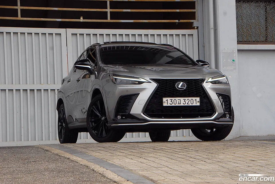 Lexus NX 450h+ F-Sport 2023 — миниатюра 4