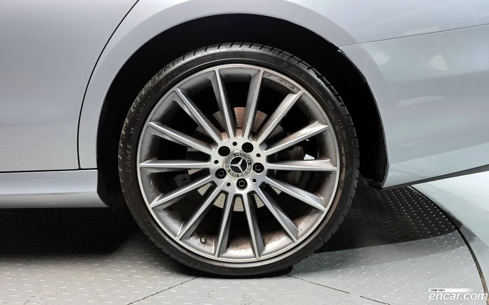 Mercedes-Benz E-Class E350 4MATIC AMG Line 2022 — миниатюра 2