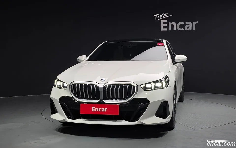 BMW 5 Series 520i M 2024 — миниатюра 3