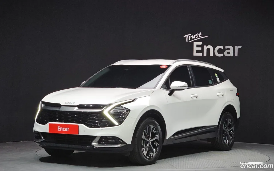 Kia Sportage Hybrid 4WD 2023 — фото 1, купить с доставкой в Москву