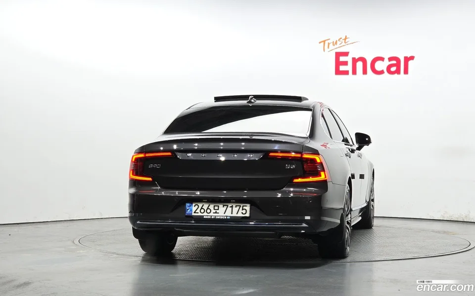Volvo S90 B5 2022 — миниатюра 4