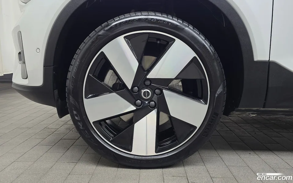 Volvo C40 Recharge 2022 — миниатюра 2
