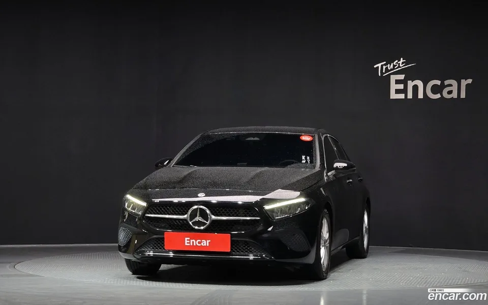 Mercedes-Benz A-Class A220 2025 — thumbnail 3