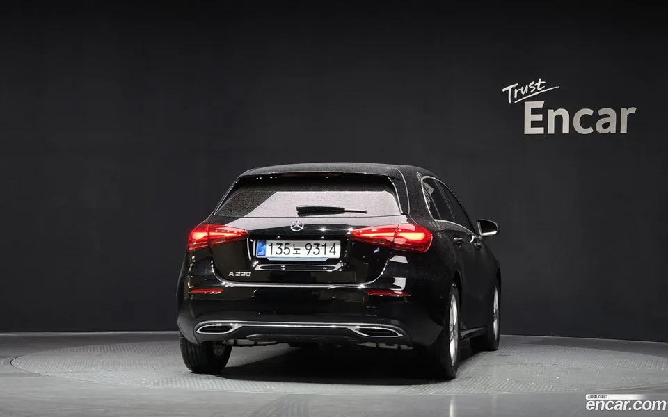 Mercedes-Benz A-Class A220 2025 — thumbnail 4