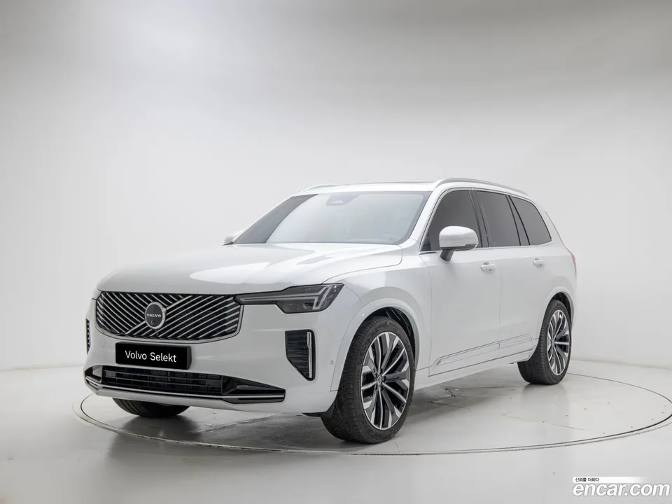 Volvo XC90 B6 2025 — фото 1, купить с доставкой в Москву