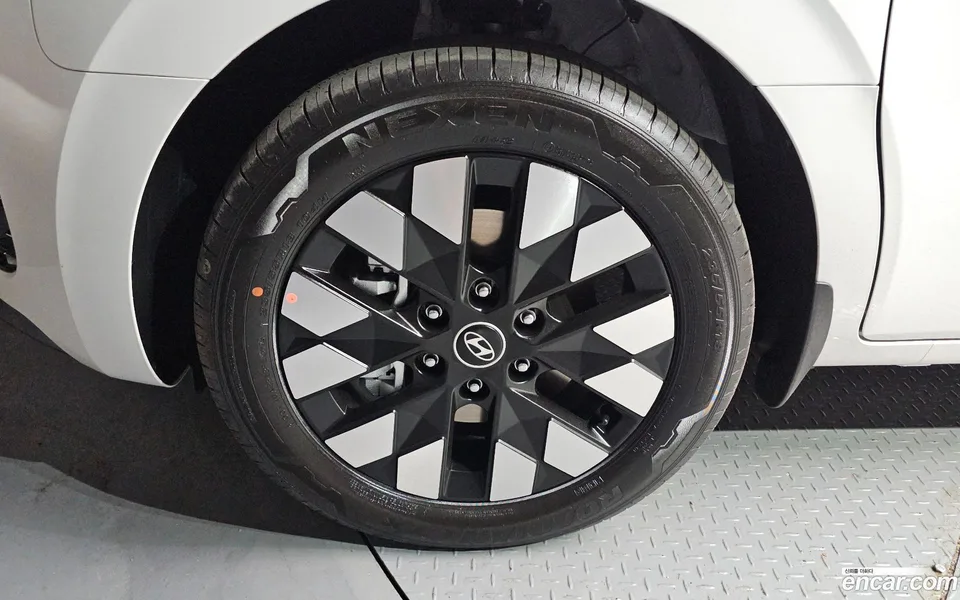 Hyundai Staria HEV 1.6 7 2025 — миниатюра 2