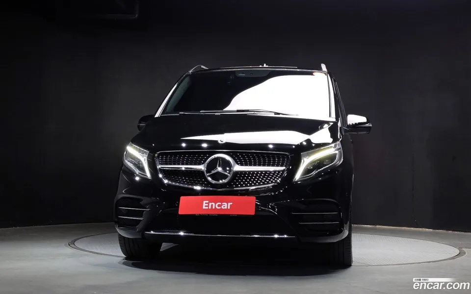 Mercedes-Benz V-Class V300 CDI 2023 — миниатюра 3