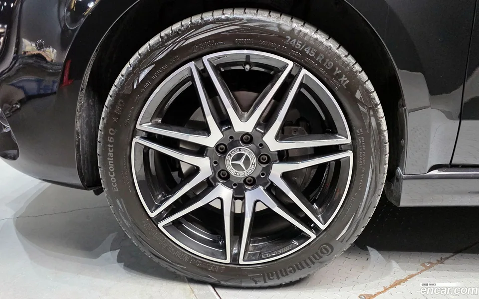 Mercedes-Benz V-Class V300 CDI 2023 — миниатюра 5