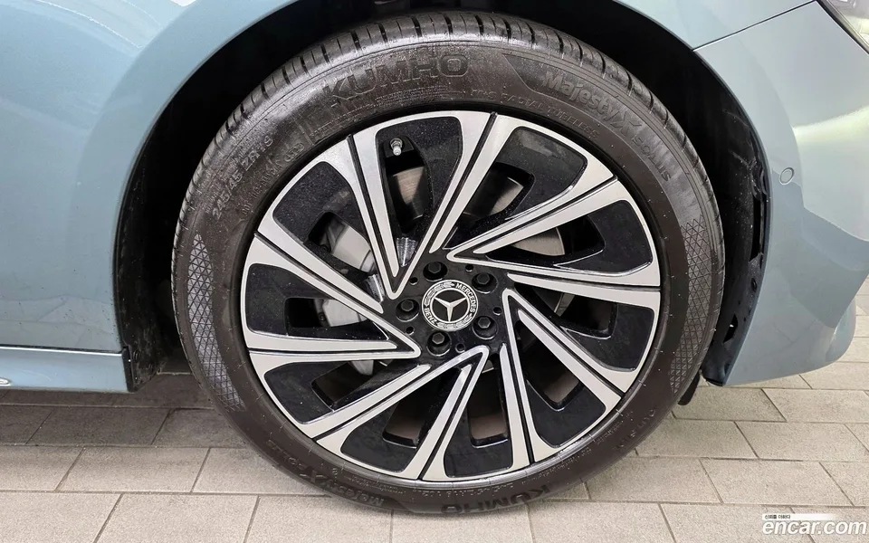 Mercedes-Benz E-Class E300 4MATIC 2024 — миниатюра 5