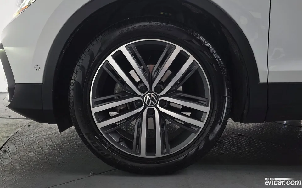 Volkswagen Tiguan 2.0 TDI 2024 — миниатюра 2