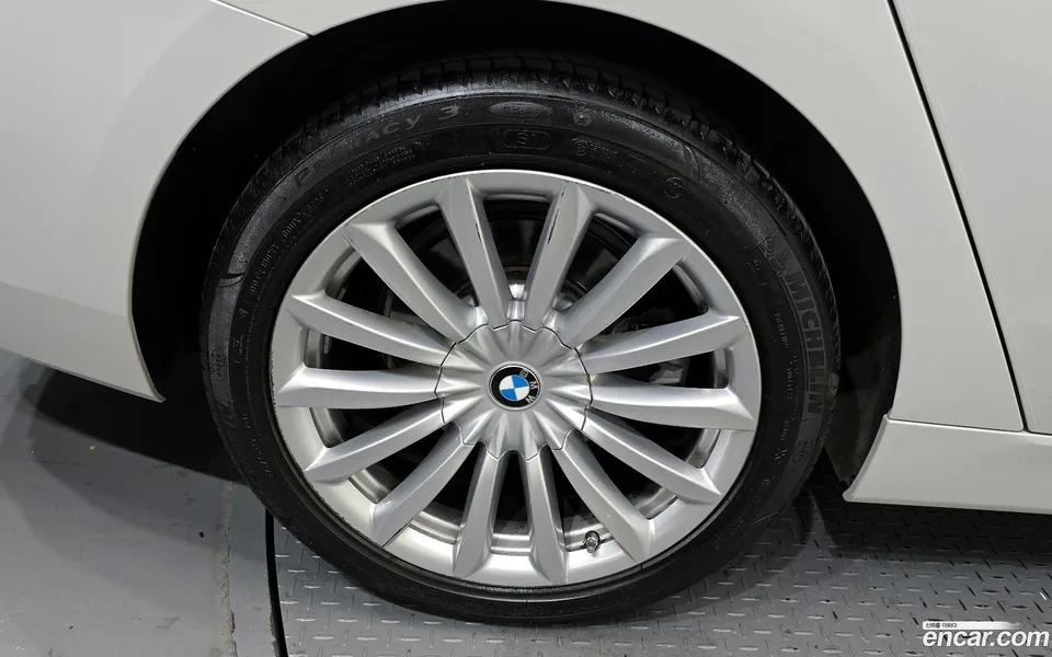 BMW 6 Series GT 620d 2024 — миниатюра 5
