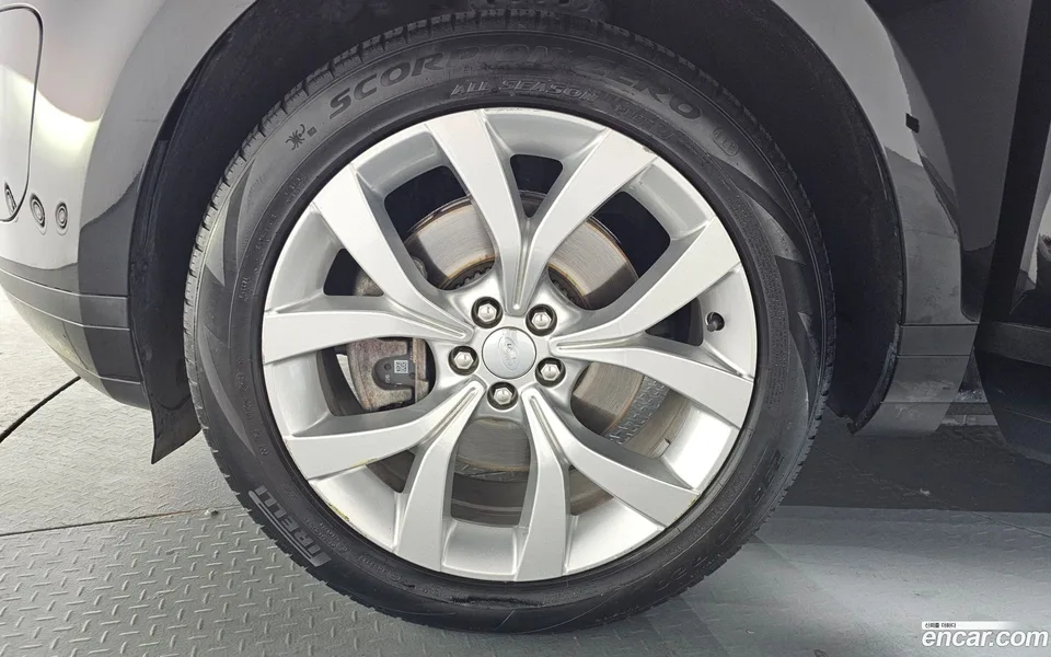 Land Rover Range Rover Evoque P250 SE 2022 — миниатюра 5