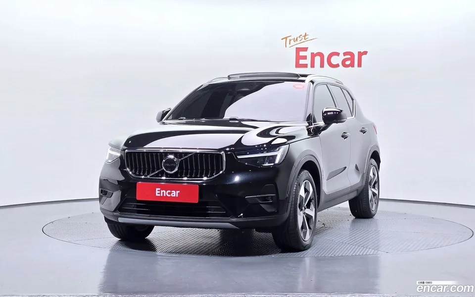 Volvo XC40 B4 2023 — миниатюра 3
