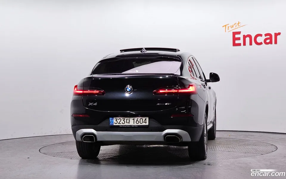 BMW X4 xDrive20i xLine 2022 — миниатюра 4