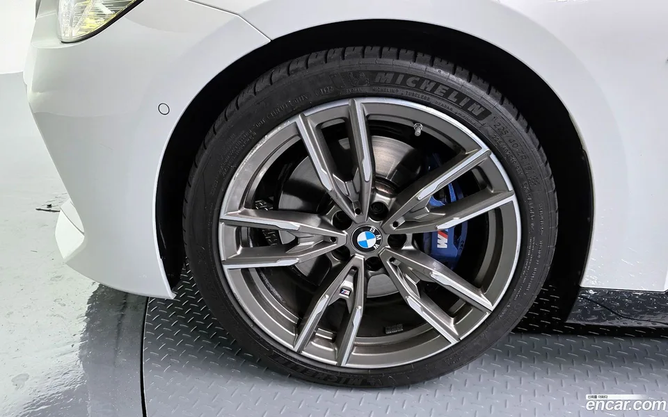 BMW 2 Series M240i xDrive 2024 — thumbnail 2