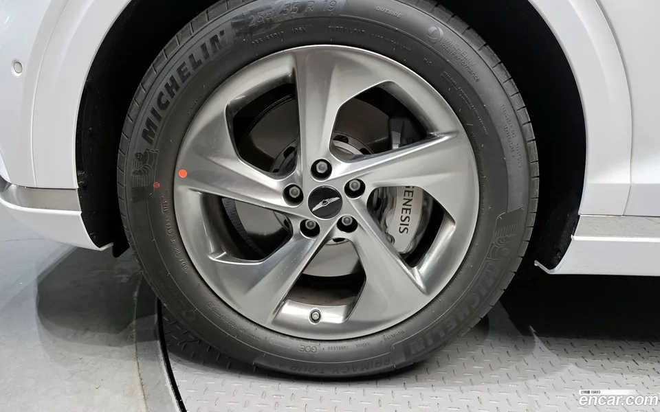 Genesis GV70 2.5T 2WD 2025 — миниатюра 2