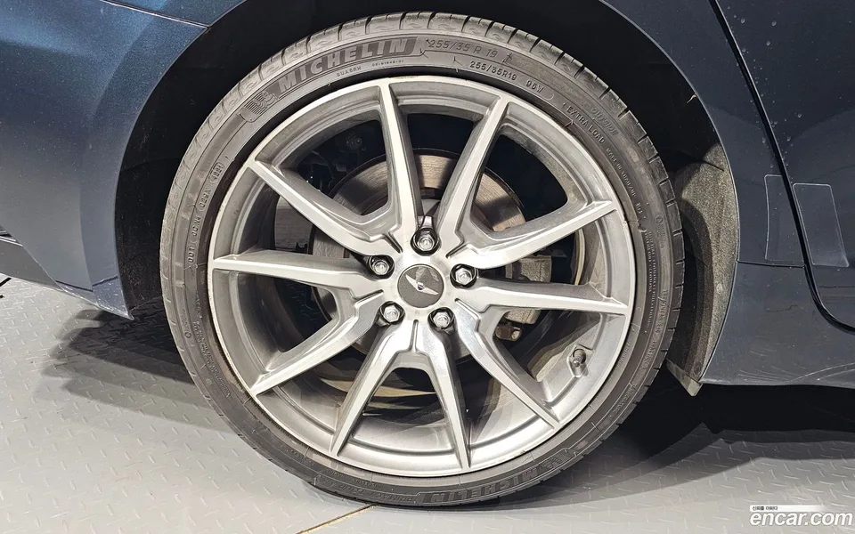 Genesis G70 2.0T 2WD 2022 — миниатюра 2