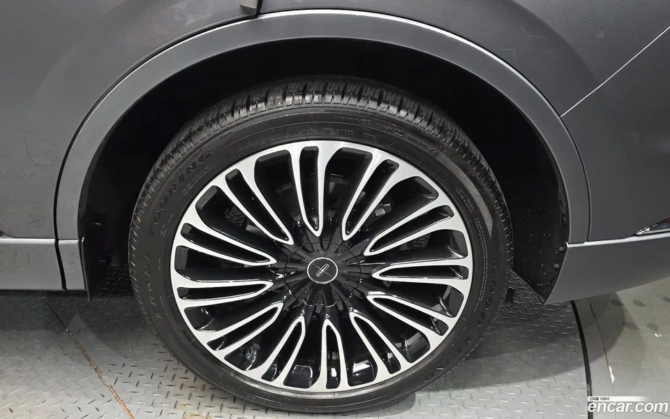 Lincoln Aviator 3.0 AWD 2025 — миниатюра 2