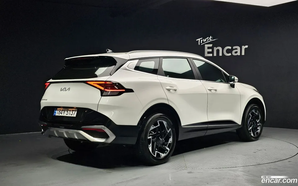 Kia Sportage 1.6 2WD 2023 — миниатюра 2