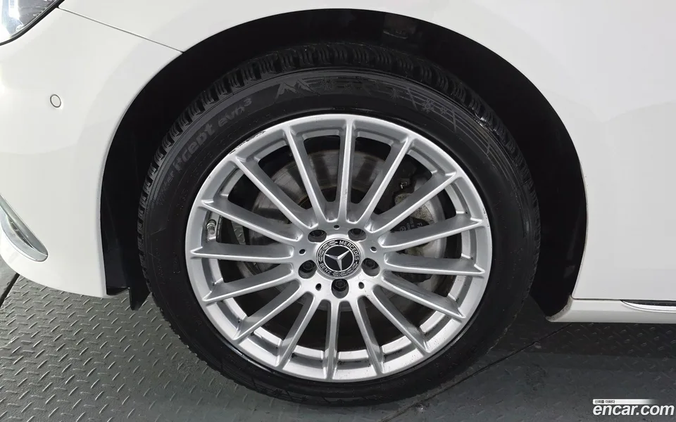 Mercedes-Benz E-Class E250 2022 — миниатюра 2