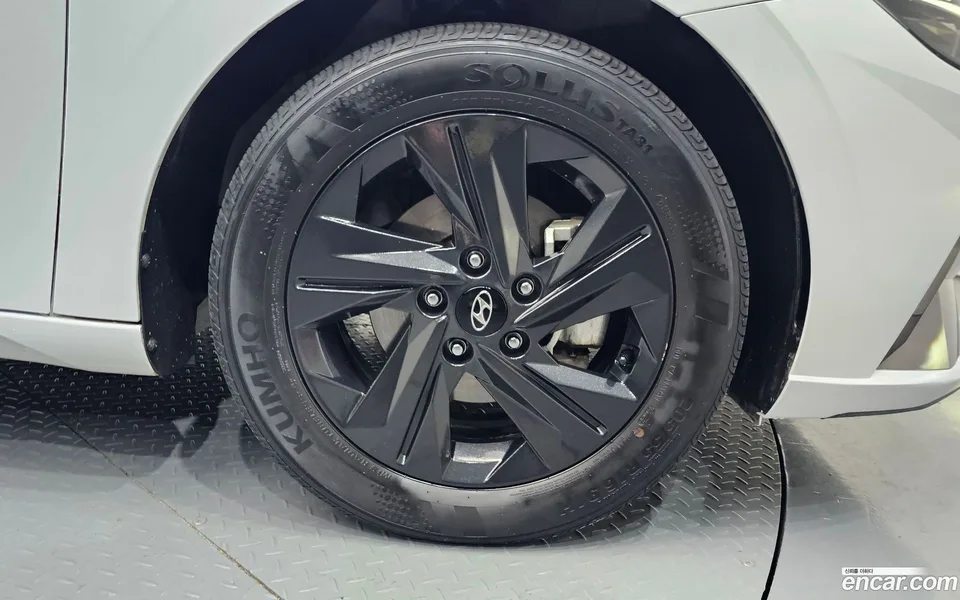 Hyundai Avante Hybrid 2022 — миниатюра 2