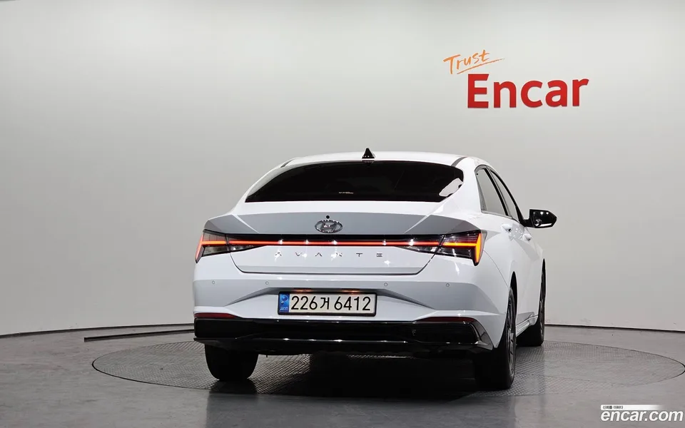 Hyundai Avante Hybrid 2022 — миниатюра 4