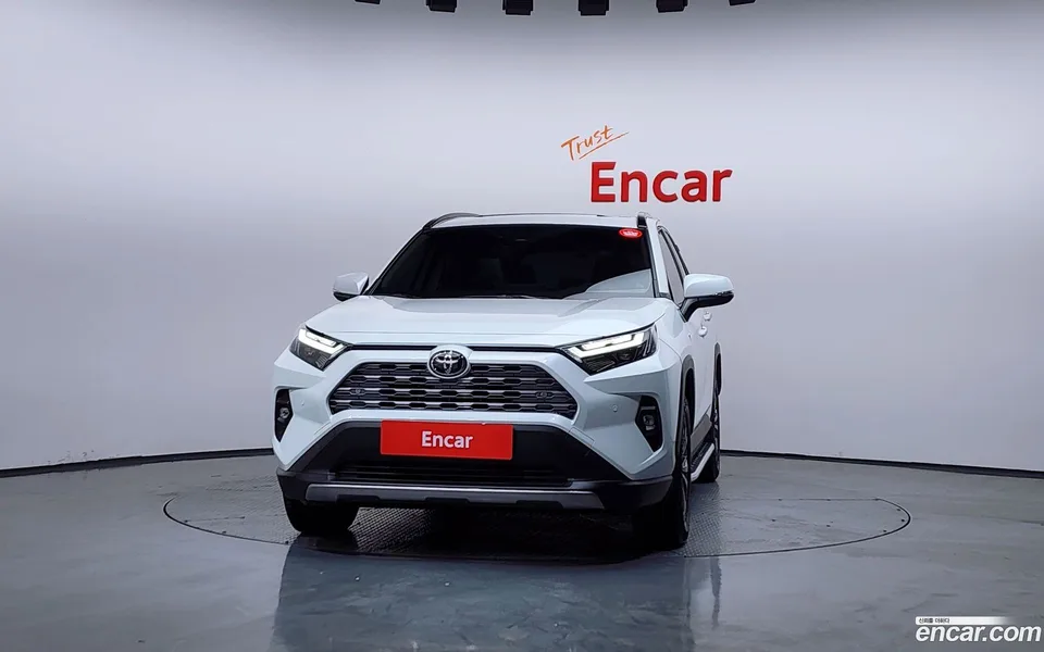 Toyota RAV4 2.5 4WD LTD 2025 — миниатюра 3