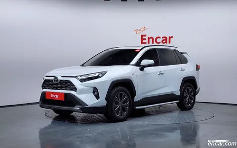 Toyota RAV4 2025 buy in Moscow