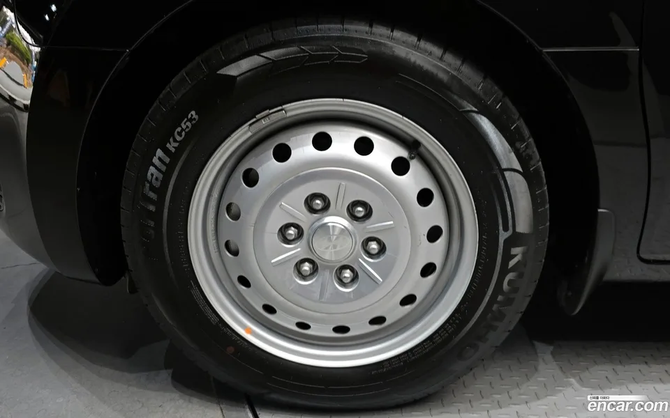 Hyundai Staria 5 2025 — миниатюра 5