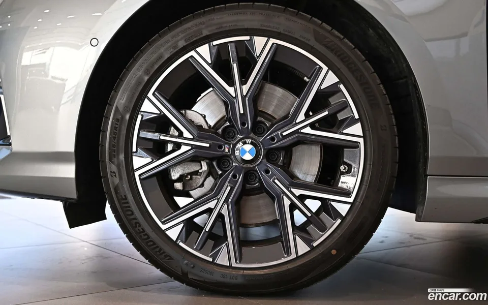 BMW 1 Series 120 M 2025 — миниатюра 5