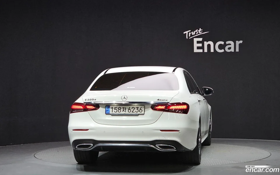 Mercedes-Benz E-Class E220d 4MATIC AMG Line 2022 — миниатюра 4
