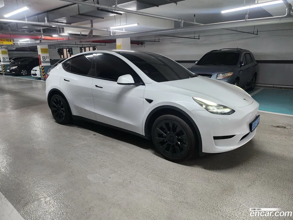 Tesla Model Y RWD 2024 — миниатюра 4