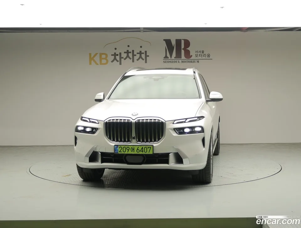 BMW X7 xDrive 40i 6 2025 — миниатюра 3