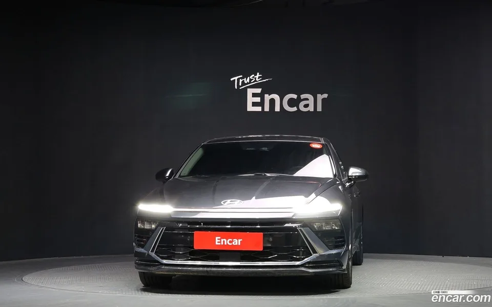 Hyundai Sonata The Edge Hybrid 2023 — миниатюра 3