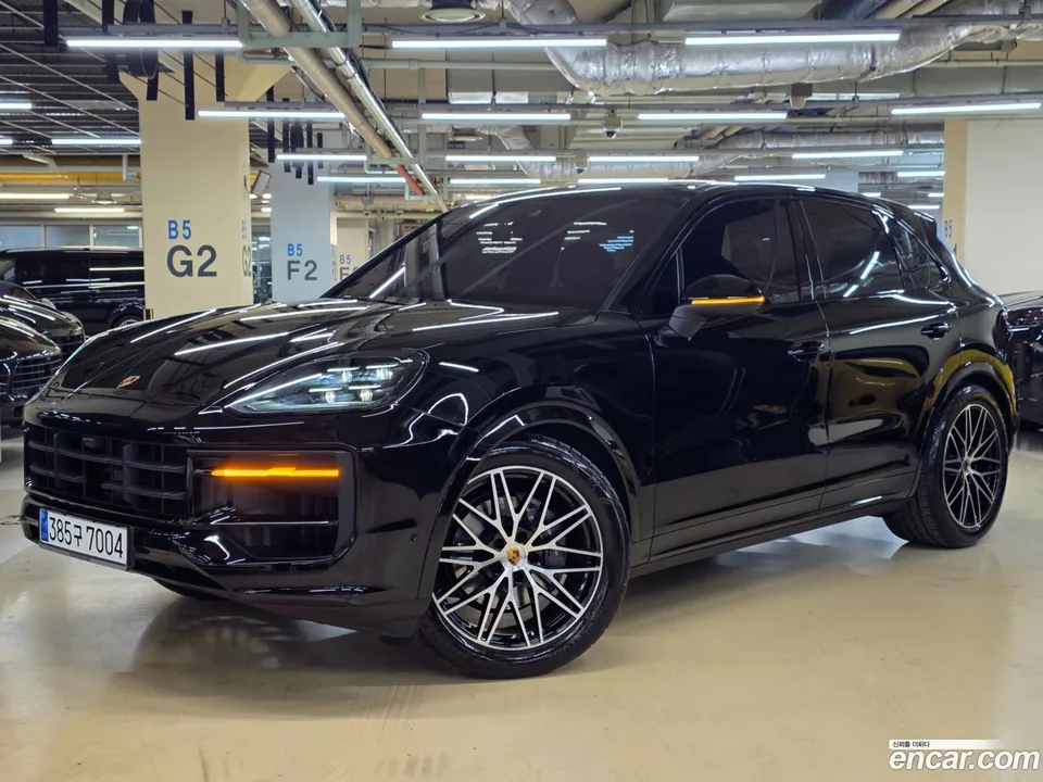 Porsche Cayenne 3.0 2024 — фото 1, купить с доставкой в Москву