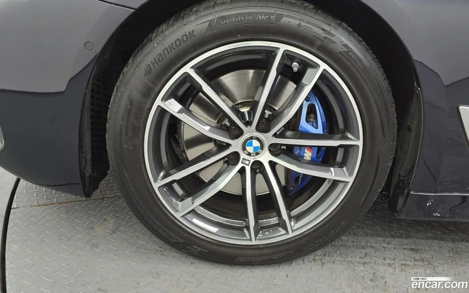 BMW 5 Series 520i M 2022 — миниатюра 2