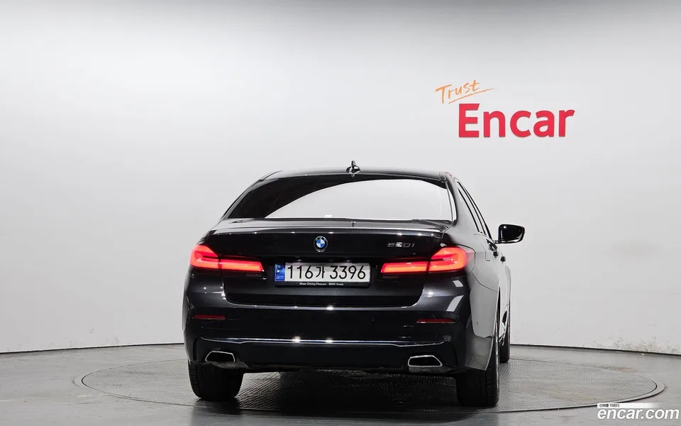BMW 5 Series 520i 2023 — миниатюра 4