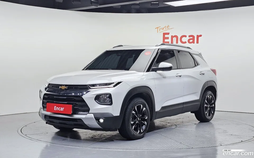 Chevrolet Trailblazer 1.3 2WD 2023 — фото 1, купить с доставкой в Москву