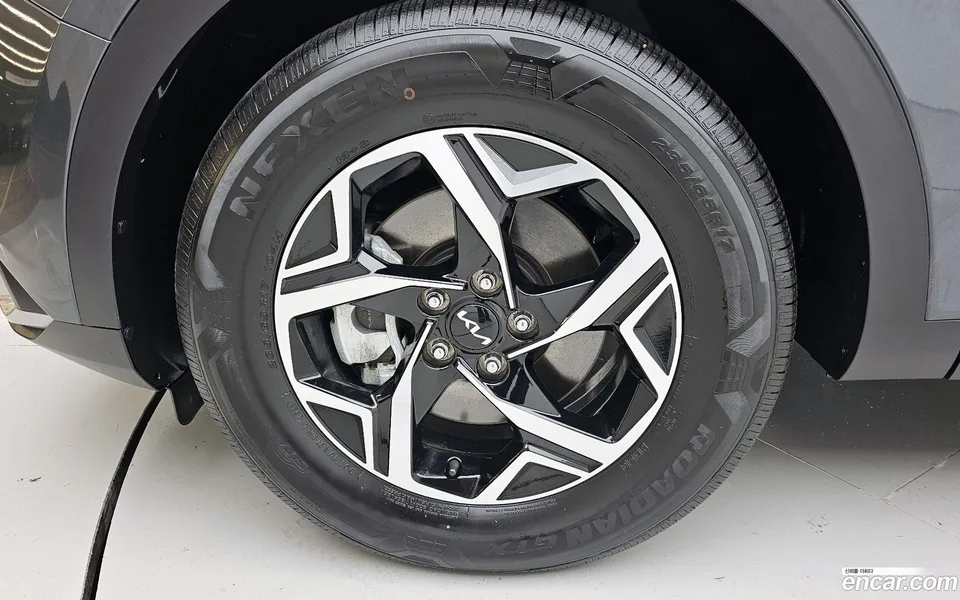 Kia Sportage 1.6 2WD 2023 — миниатюра 2