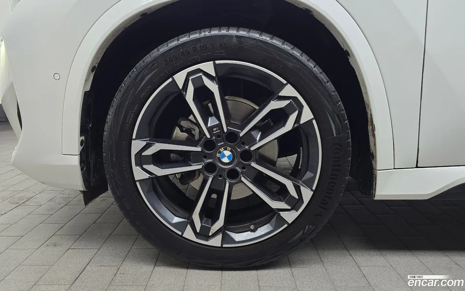 BMW X1 sDrive 20i M 2023 — миниатюра 2
