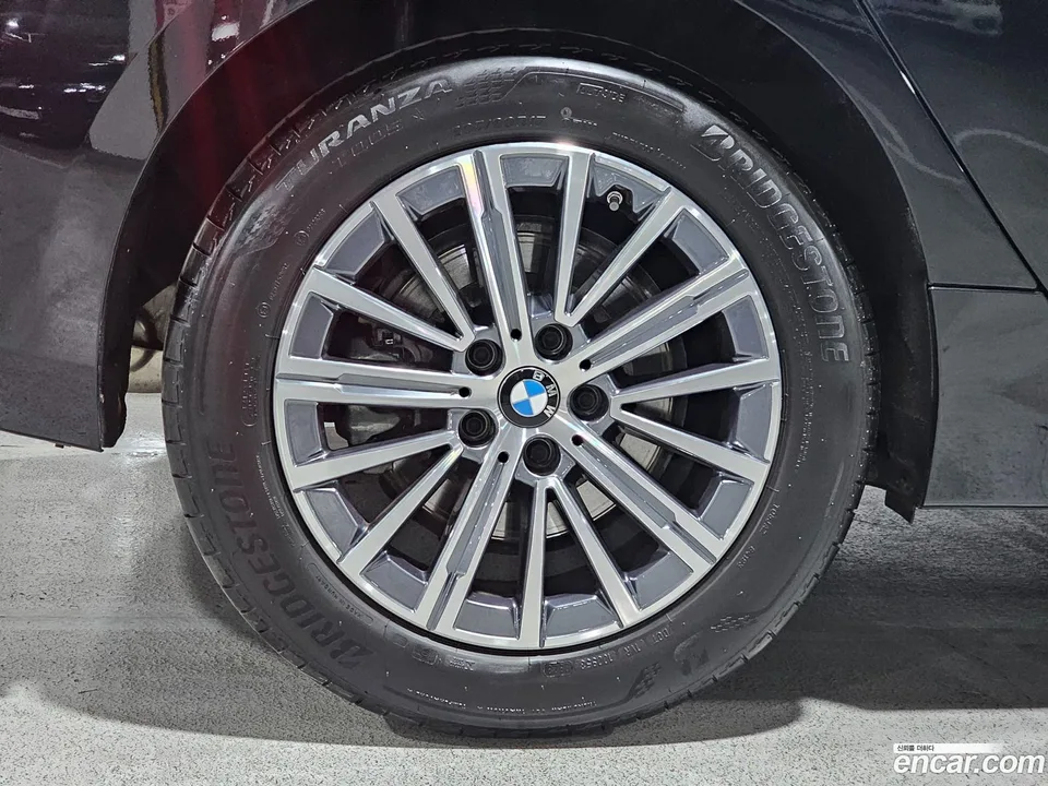 BMW 2 Series Active Tourer 220i 2023 — миниатюра 5
