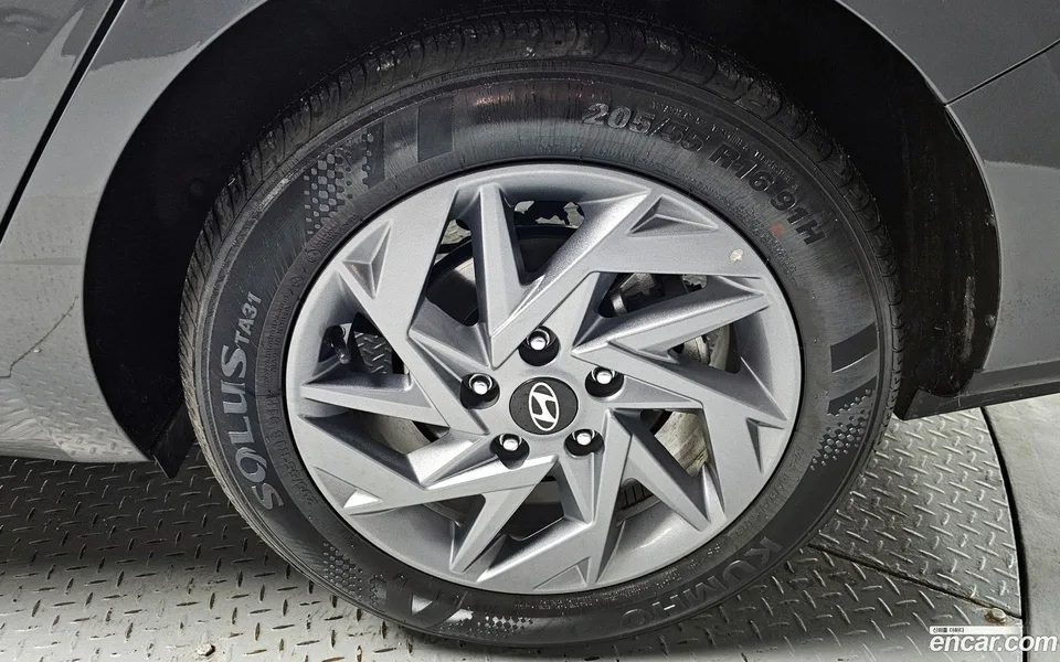 Hyundai Avante CN7 1.6 2024 — миниатюра 2
