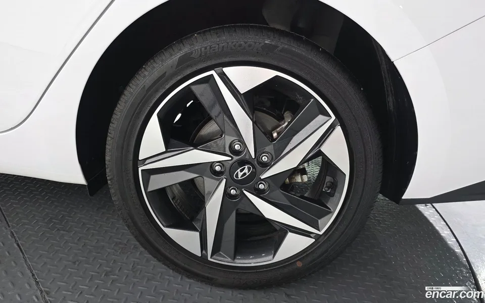 Hyundai Avante 1.6 2023 — миниатюра 2