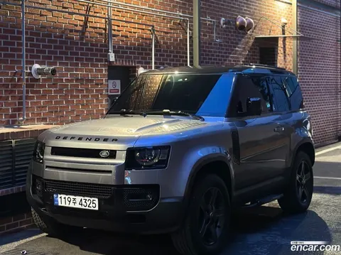 Land Rover Defender 2023 купить в Москве