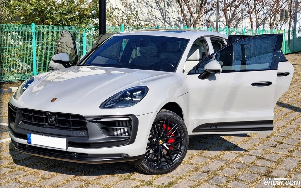 Porsche Macan 2.9 GTS 2023 — миниатюра 2