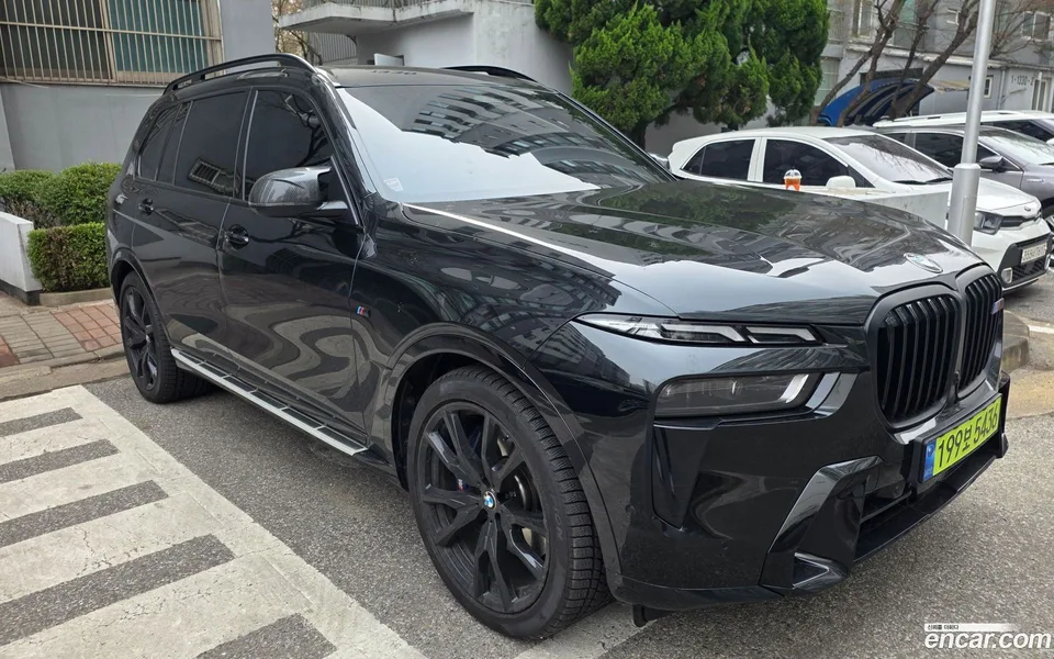 BMW X7 xDrive 40i M 6 2025 — миниатюра 3